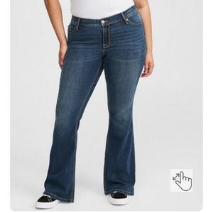 NWT Short Luxe Slim Boot Jean - Super Stretch Medium Wash